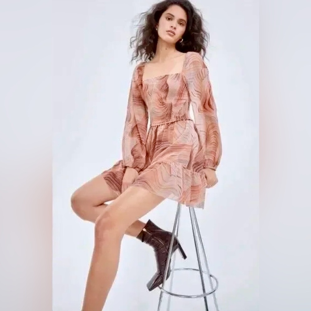 NWT Aritzia Wilfred Long Sleeve Tempest On/Off Shoulder Tiered Mini Dress. ZB6